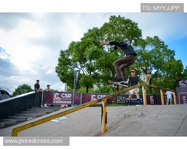 滑板与梦想交织的旅程：王敏的深度对话与人生启示